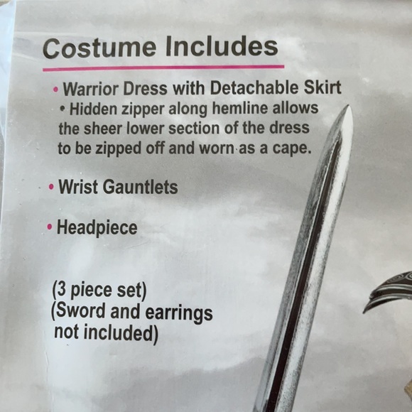 New in package! Women’s “Glorious Gladiator” Halloween Costume Size Medium - Picture 5 of 7